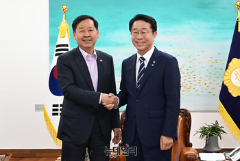 [포토] 조정식 국회의장 찾은 구윤철 부총리