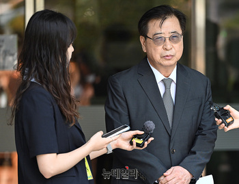[포토] 입장 밝히는 서훈 전 국가안보실장 