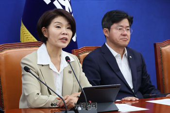 [포토] 발언하는 한정애 더불어민주당 정책위의장