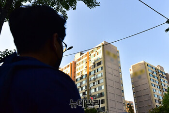 '0' 잘못 써 2년치 연봉 날릴 판 … 영등포 15억 아파트, 172억에 낙찰