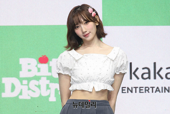 [영상] 첫 번째 미니앨범으로 컴백한 유스피어 소이