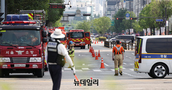 [포토] 한성백제역-방이시장 도시가스 유출...양방향 교통통제 중 