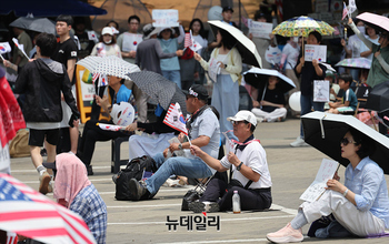 [영상] 폭염속 보름간 이어지는 잠실 재선거 시위
