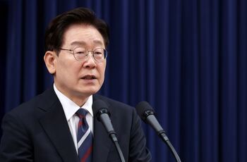 李 대통령, 트럼프 '美 군함 10척 건조' 요청에 "가능" … 선관위 '원포인트 개헌' 시사