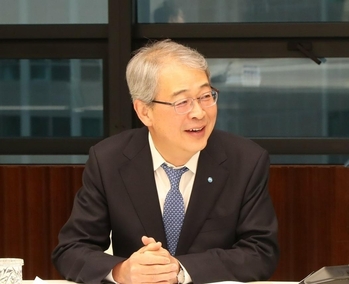 임종룡, 일본·대만서 투자자 공략 … 우리금융 비은행 청사진 직접 알린다