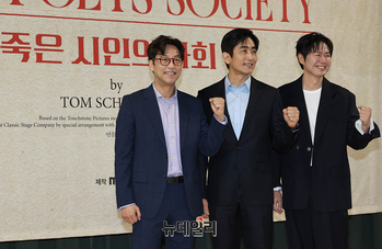 [영상] 연극으로 돌아온 키팅 선생님 '차인표-오만석-연정훈'