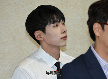 [포토] 연극 무대 오르는 배우 김태균