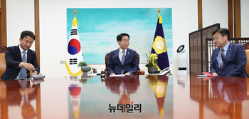 [포토] 여야 원내대표, 조정식 국회의장 주재로 회동