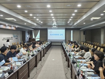 [포토뉴스] 원주시노사민정협의회·고용노동부 원주지청, 2026년 제1차 찾아가는 산재예방 교육 공동개최