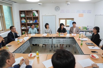 [포토뉴스] 강삼영 강원특별자치도교육감 당선인, 22일 원주지역 첫 현장 행보 나서 ··· 구자열 원주시장 당선인과 소통 