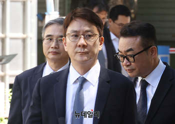 [포토] 회생 대표자심문 출석하는 전진배 JTBC 대표이사