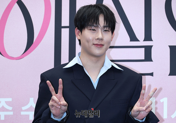 [포토] 몬스타엑스 주헌 '넷플 예능 '연애실험실'서 만나요'