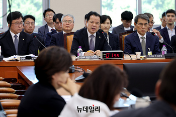 [포토] 국조특위 출석한 위철환 중앙선거관리위원장 직무대행