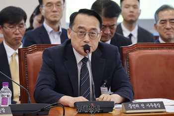 [포토] 국조특위서 답변하는 허철훈 전 중앙선관위 사무총장