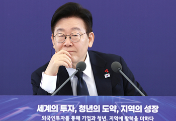 李 정부에 등 돌리는 청년들 … 국정 지지율 45.2% 급락 속 '18~20대 66.6% 30대 64.6%' 부정 