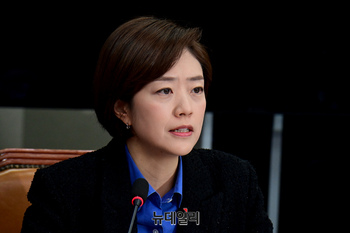 '친문' 고민정, 유시민에 "문조털래유는 안 되고 수박은 되나"
