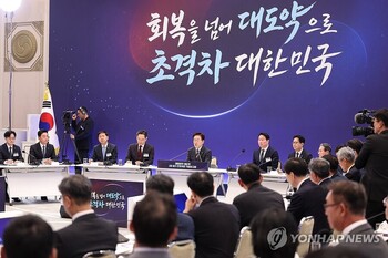 李 정부 팔 비틀기에 영혼까지 끌어모은 삼성·SK … 계열사 총동원, 4700조 투자 