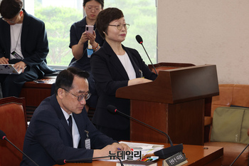 [포토] 진상위 조사내용 유출 관련 답변하는 조현욱 위원장