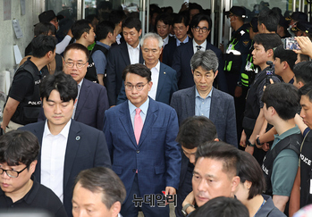 [포토] 잠실개표소 현장조사 마친 국조특위