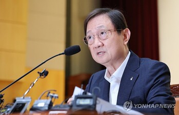 이찬진 금감원장 "가상자산, 제도권 도약하려면 내부통제부터 강화해야"
