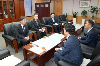 [포토뉴스] 김중남 강릉시장, 춘천지방검찰청 강릉지청 등 관내 주요 유관기관 방문해 소통행보 나서