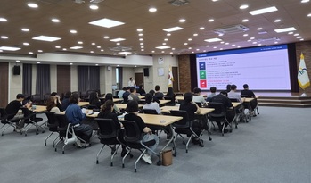 [포토뉴스] 영월군, 기후위기 대응·탄소중립 실현 위한 역량강화 교육 실시