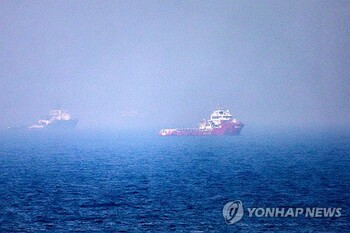 호르무즈·흑해 다시 덮친 전쟁 불길 … 유가·곡물발 인플레 공포 커진다