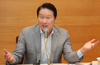 최태원 "AI 반도체 빠른 증설과 공급 확대가 생명줄 … 내년 수급난·칩플레이션 우려"