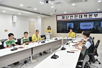[포토뉴스] 구자열 원주시장, 여름철 재난 대응체계 현장 점검 위해 재난안전대책본부·동부순환도로 공사현장 방문
